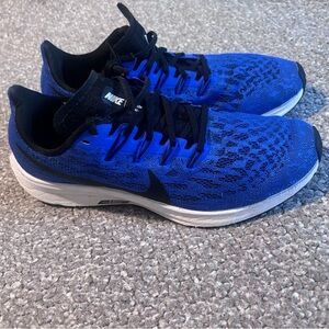 Nike Blue and Black Athletic Shoes with Breathable Mesh